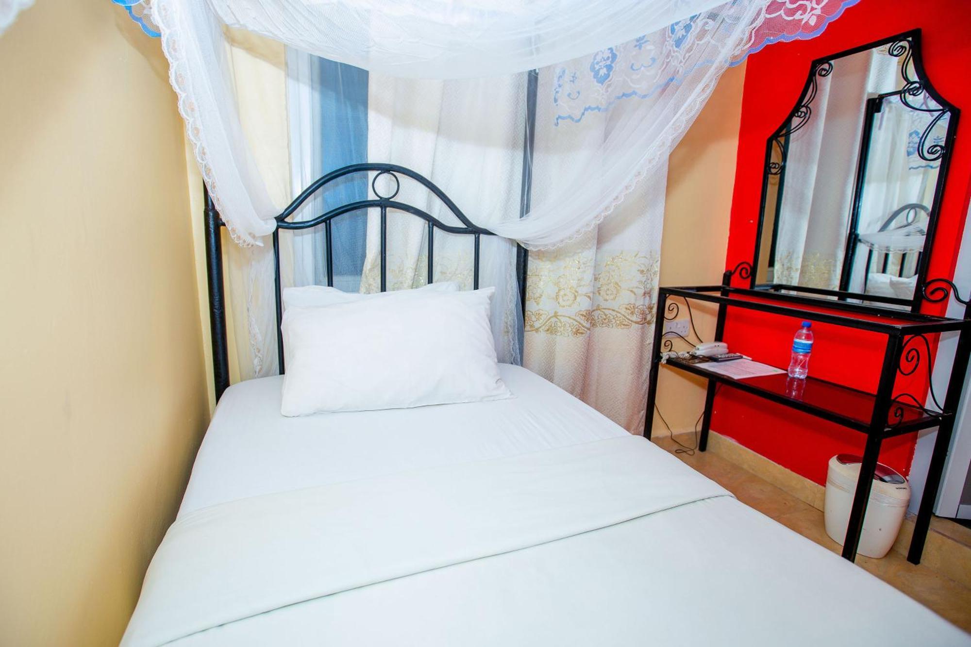Kays Lodge Dar-es-Salaam Eksteriør bilde