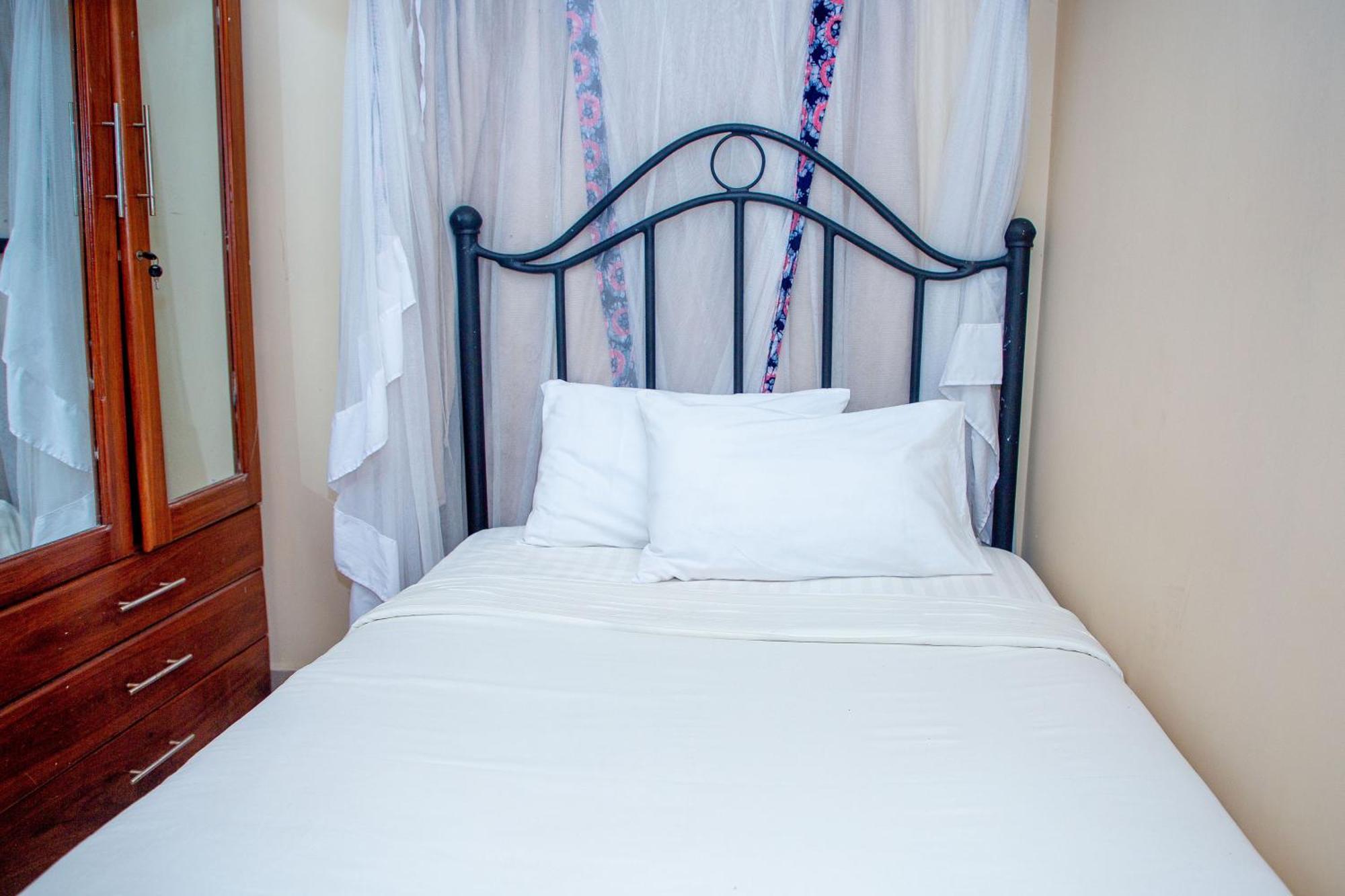 Kays Lodge Dar-es-Salaam Eksteriør bilde