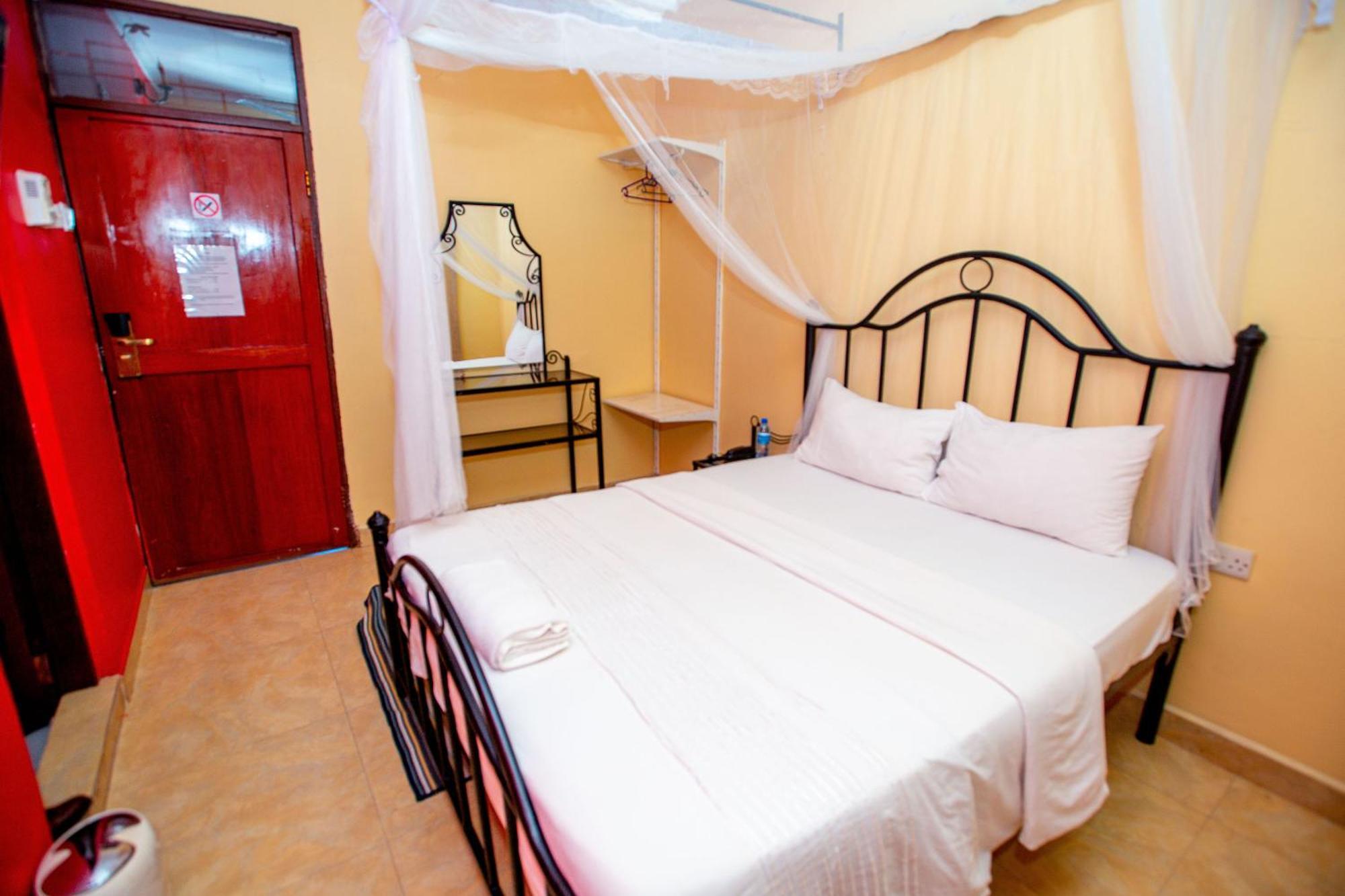 Kays Lodge Dar-es-Salaam Eksteriør bilde