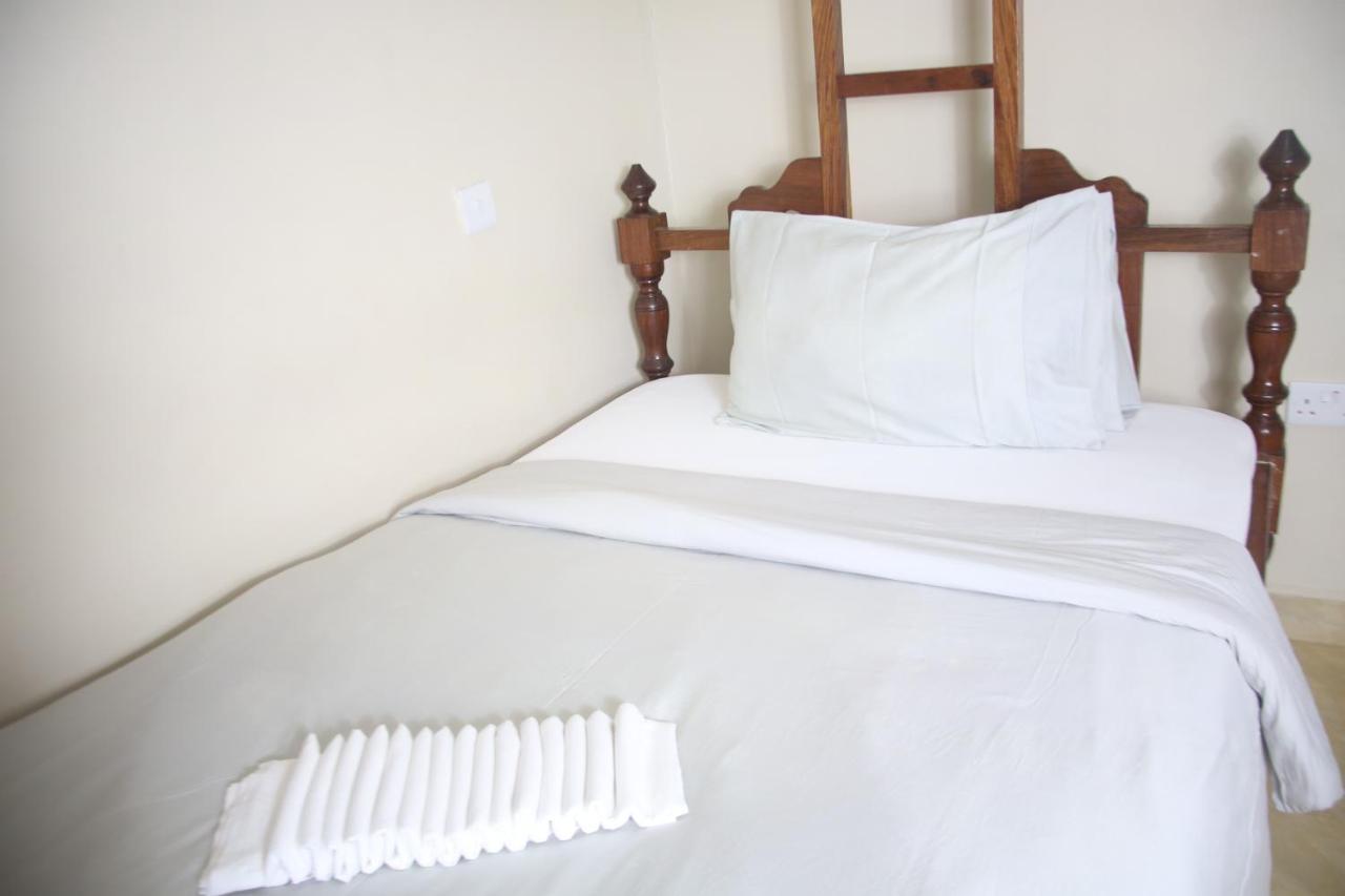 Kays Lodge Dar-es-Salaam Eksteriør bilde