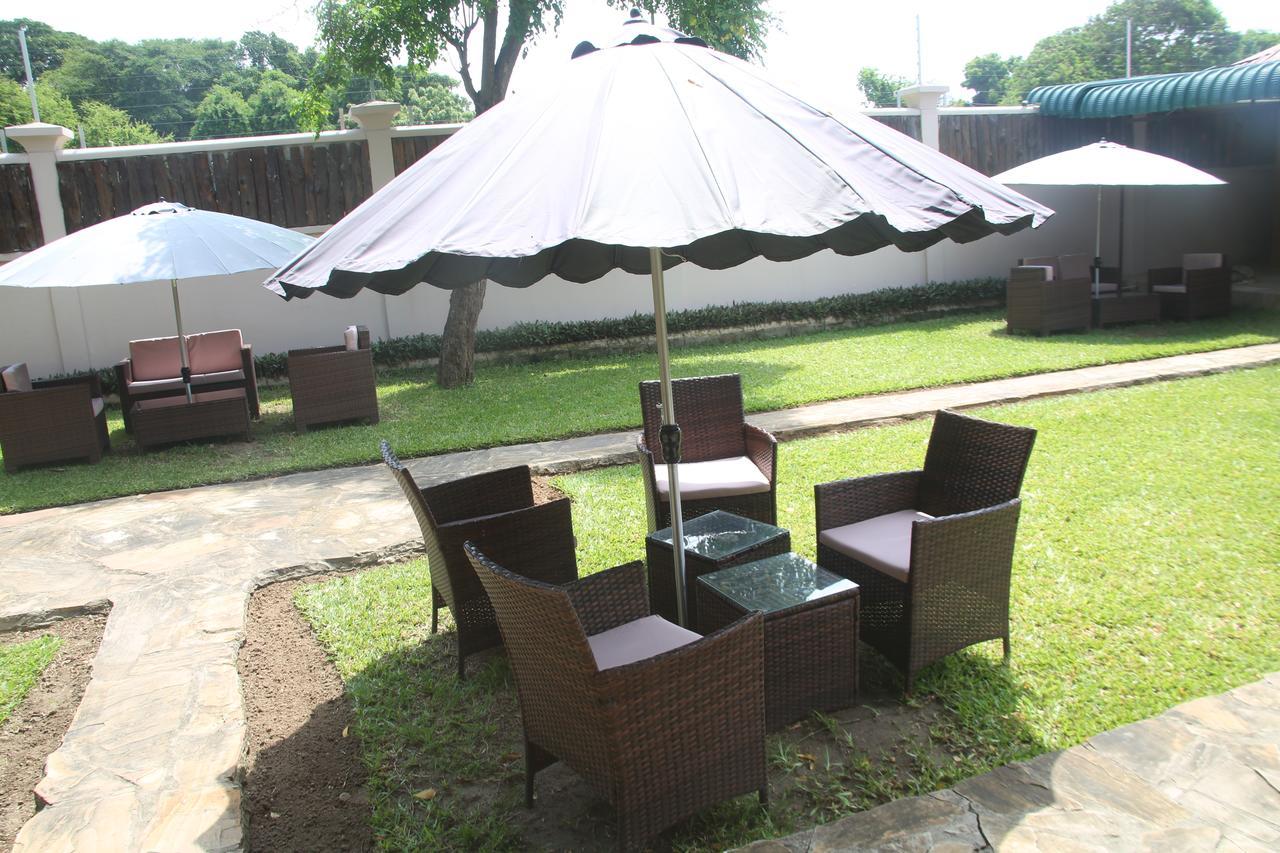 Kays Lodge Dar-es-Salaam Eksteriør bilde